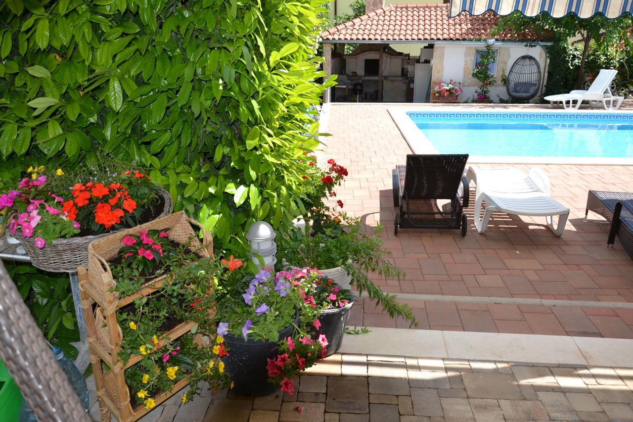 Apartment Mary Trogir Buitenkant foto