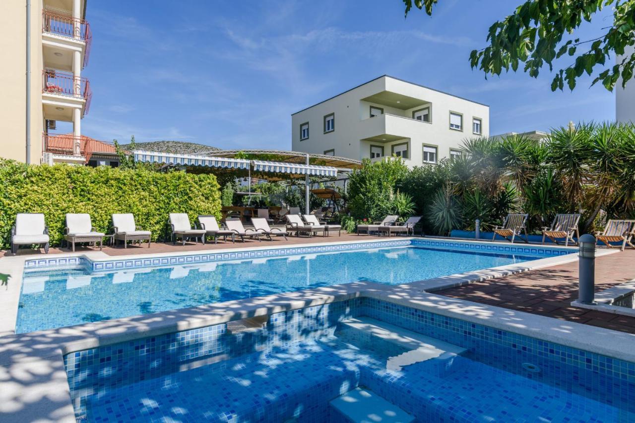 Apartment Mary Trogir Buitenkant foto
