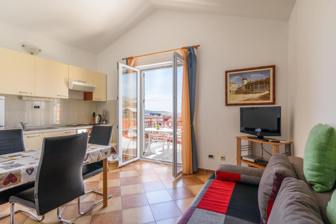 Apartment Mary Trogir Buitenkant foto