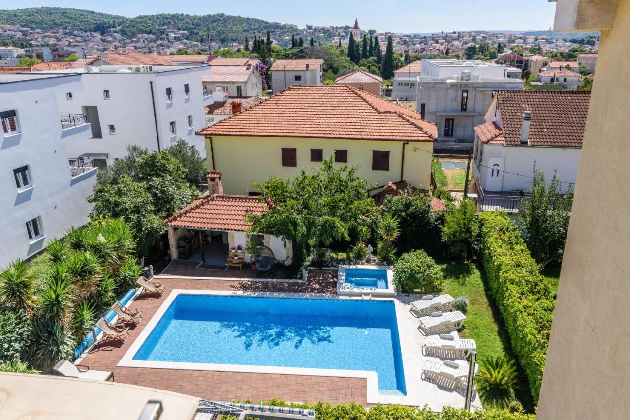 Apartment Mary Trogir Buitenkant foto