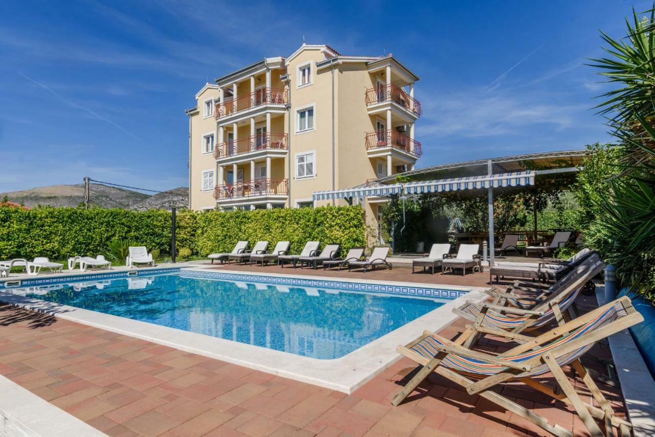 Apartment Mary Trogir Buitenkant foto