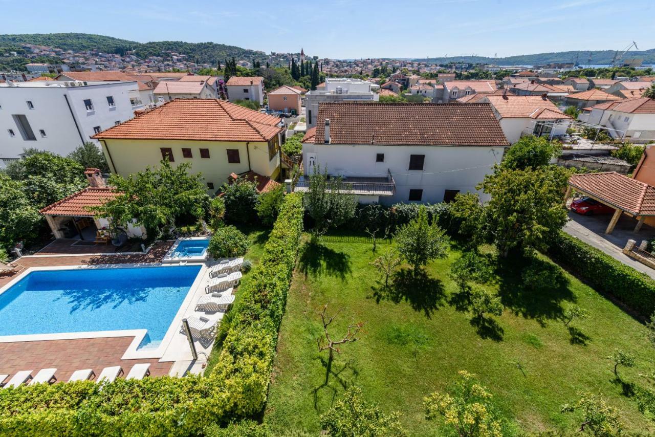 Apartment Mary Trogir Buitenkant foto